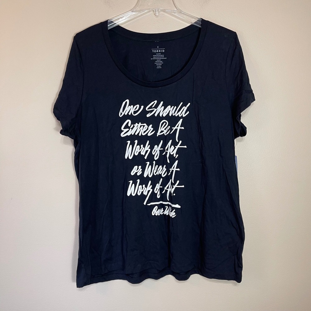 NEW Torrid Womens 4 4X Black Oscar Wilde Work of Art Graphic Scoop Neck Tee